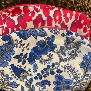 New 2 Estée Lauder makeup bags